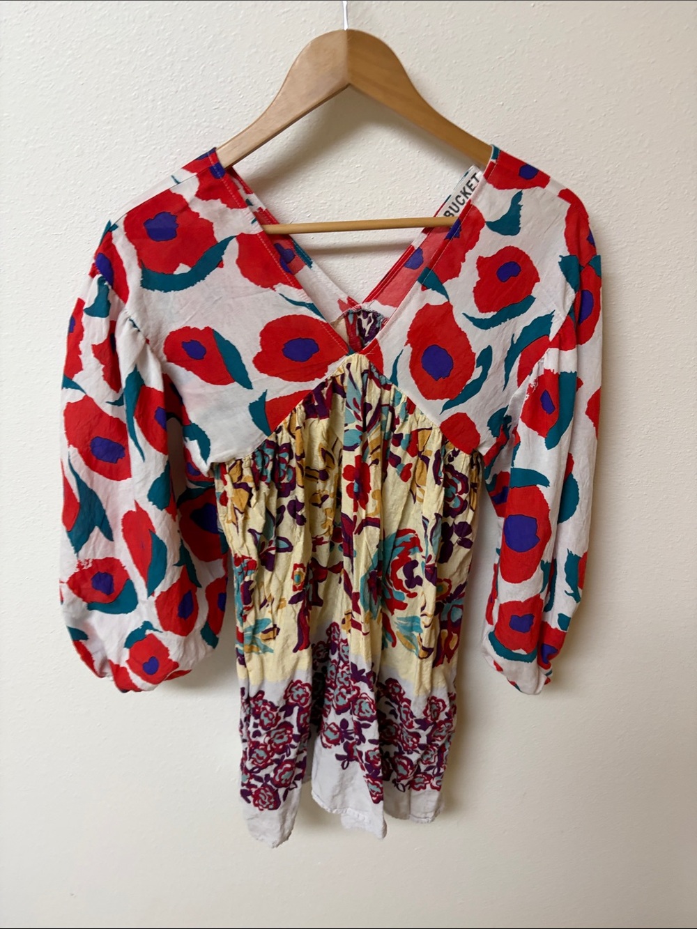 BUCKETLIST Red, Teal Mixed-Print V-Neck Tunic top, fits women’s size M (no tag)